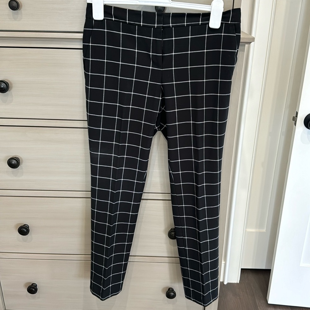 Business casual slacks by Vince Camuto size 4 skinny